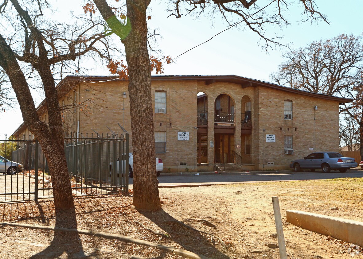 Property Exterior - Ederville Apartments