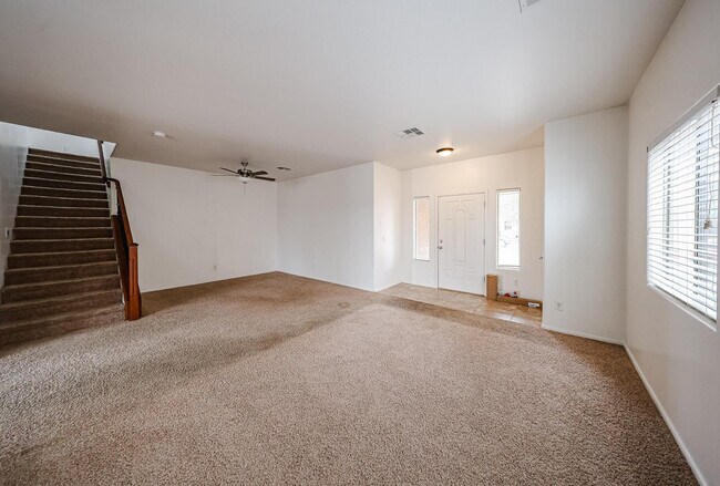 Foto del edificio - 12039 W Leather Ln