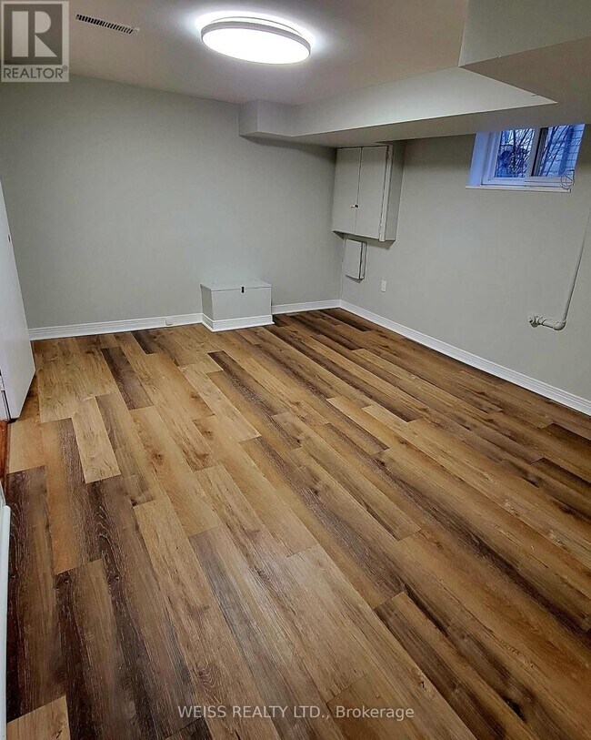 Building Photo - 76 Charleswood Dr