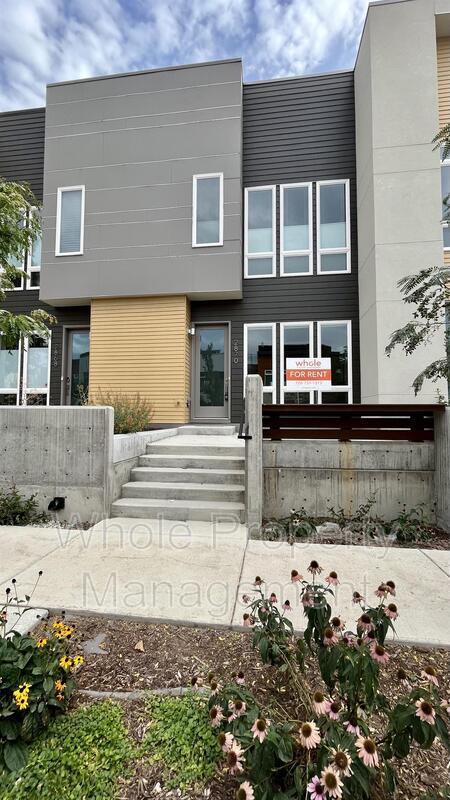 Building Photo - 2870 W Parkside Pl