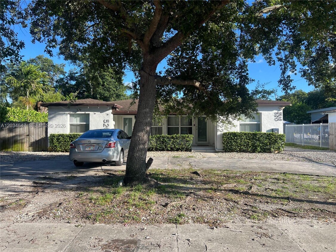Foto del edificio - 520 NW 104th St