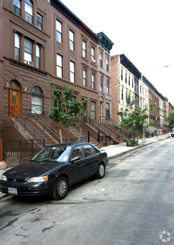 Primary Photo - 118 W 136th St