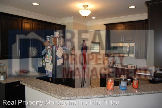 Building Photo - 4 br, 2.5 bath House - 2203 Wise Owl Drive