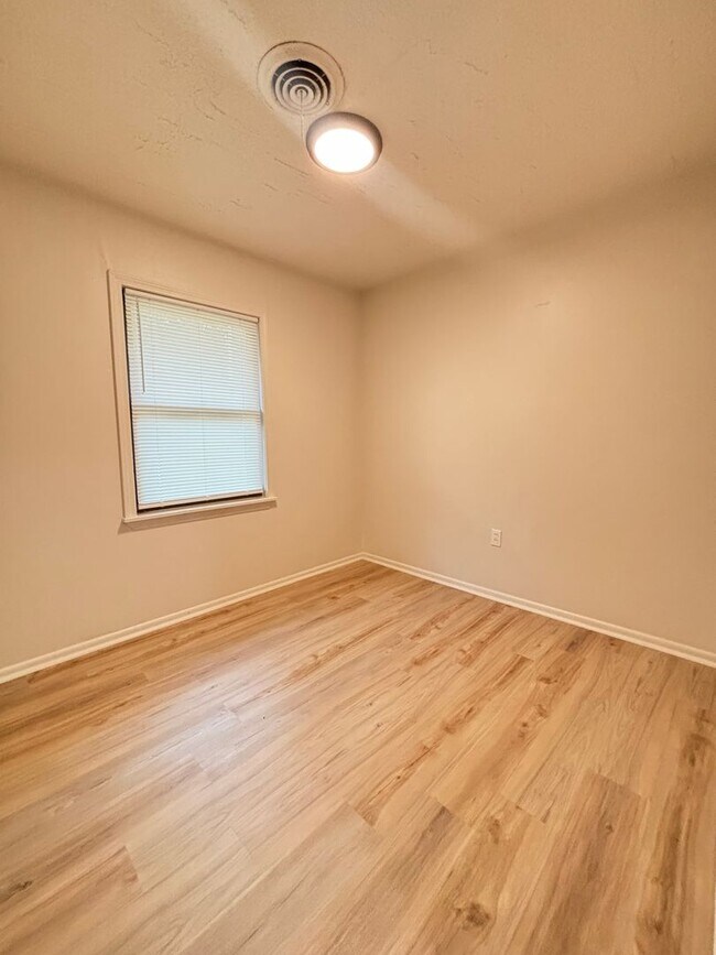 Foto del edificio - FOR RENT IN BENTON
