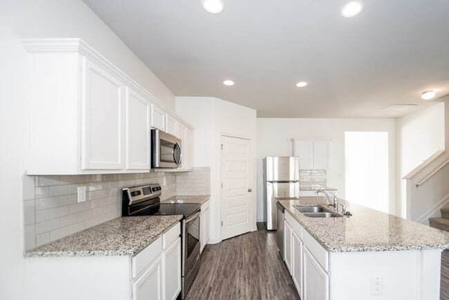 Foto del edificio - Spacious 5-Bedroom Home in Grovetown, GA