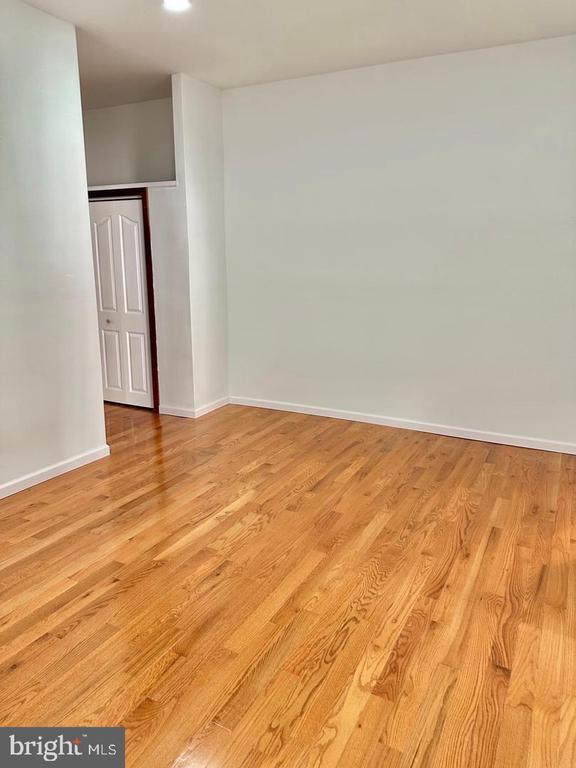 Foto del edificio - 5004 Duffield St