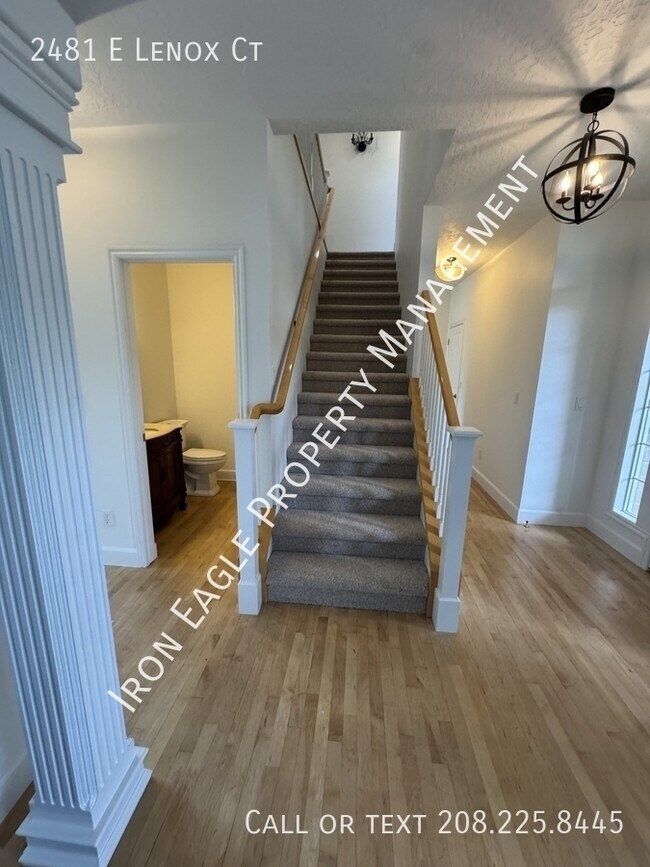 Foto del edificio - 2481 E Lenox Ct