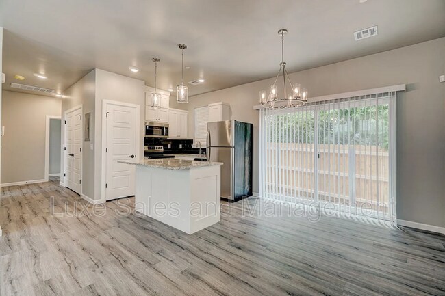 Photo - 1138 N Blackwelder Ave Apartment