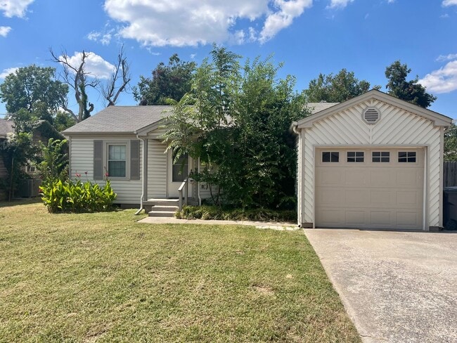 Charming 3 Bed 1.5 Bath! - Charming 3 Bed 1.5 Bath! House