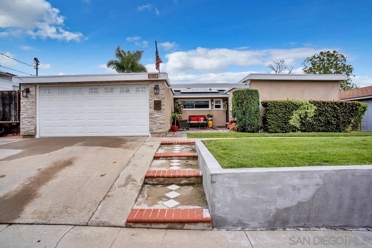 Primary Photo - $5,700 - 5BR/2.5BA Single-Story Home in Pr...