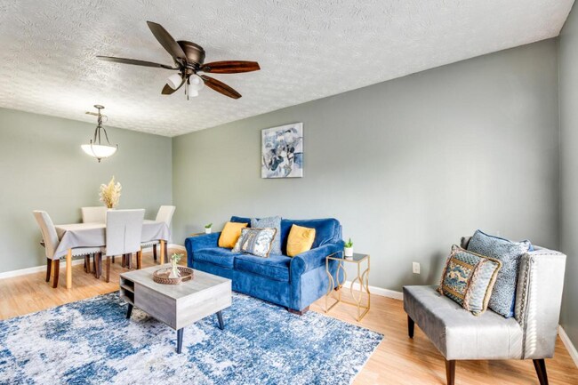 Building Photo - 1735 Nutmeg St