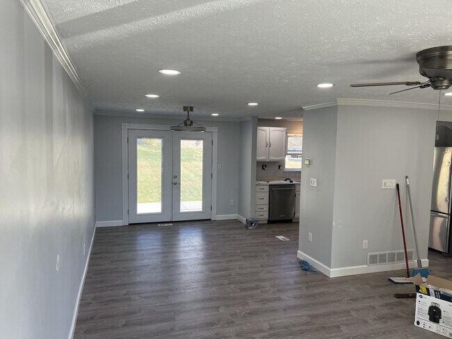 Photo - 500 Meade Dr House