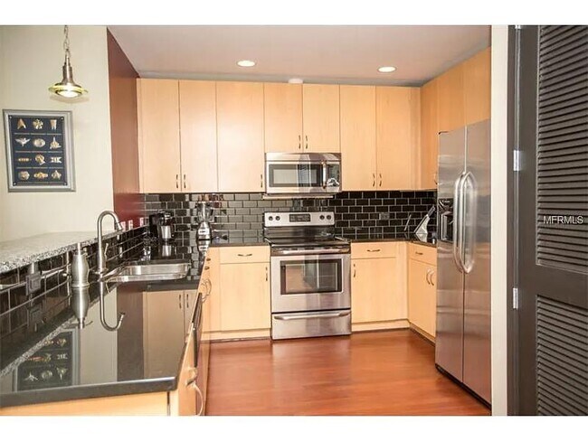 Foto del edificio - 777 N Ashley Dr