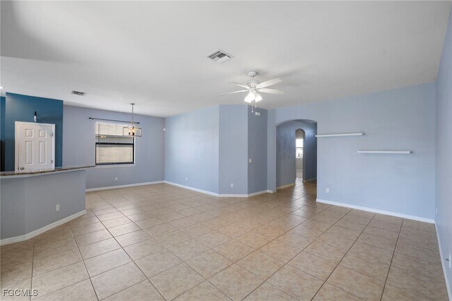 Building Photo - 1322 SW 22nd Ave