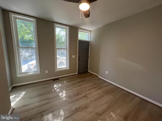Foto del edificio - 834 N Washington St