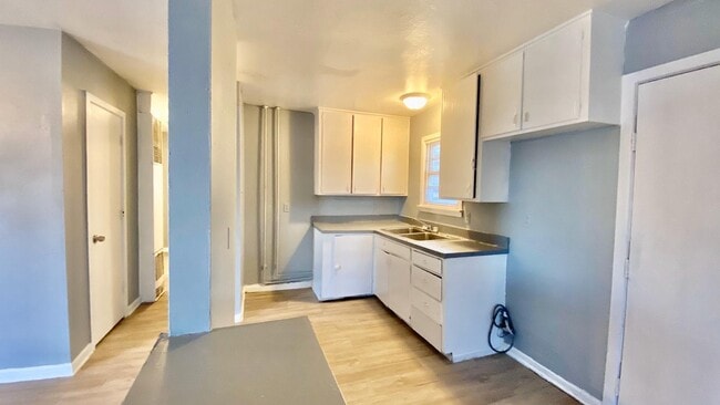 Foto del edificio - 2448 E 30th St