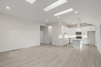 Building Photo - 225 Katonah Ave