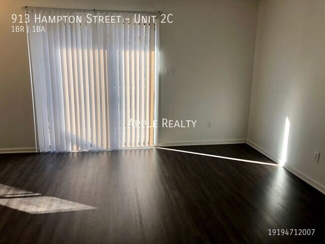 Building Photo - 913 Hampton St