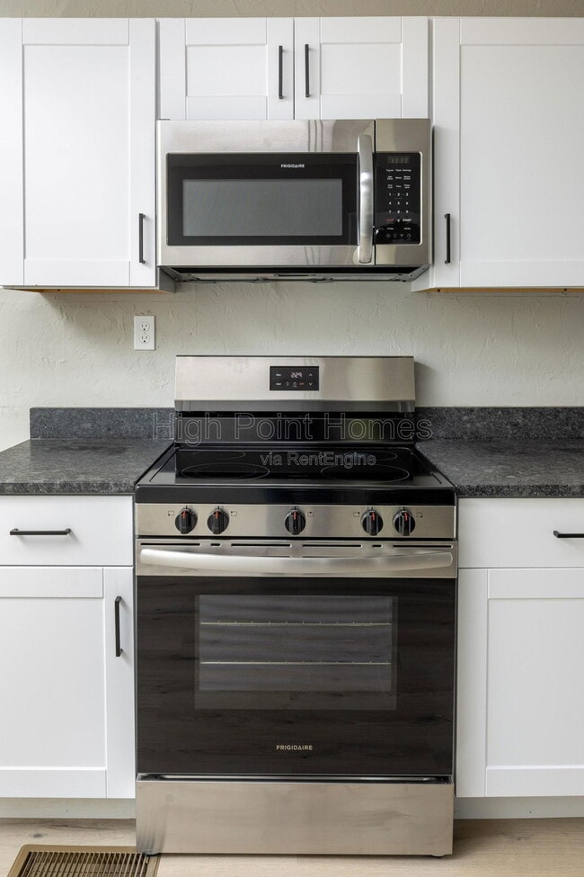 Photo - 1201 E 32nd St House