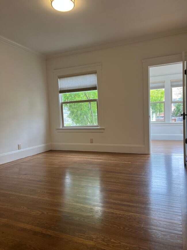 Foto del edificio - Charming Outer Sunset 2 BDRM WITH SUNROOM Home Just Steps from Ocean Beach!