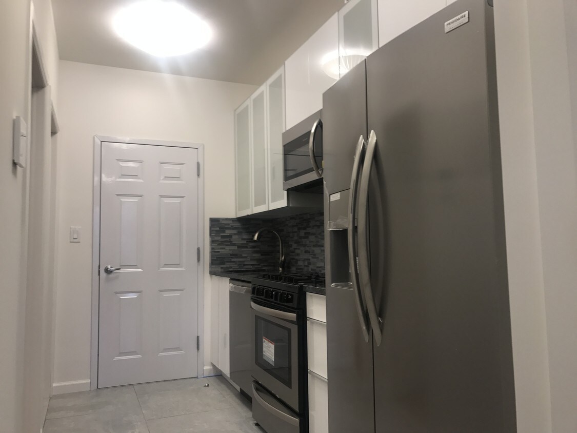 Primary Photo - 299 Rockaway Pkwy