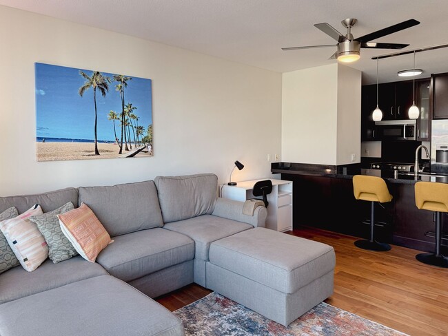 Building Photo - Furnished 1BD/1BA/1PKG at Waihonua in Kakaako