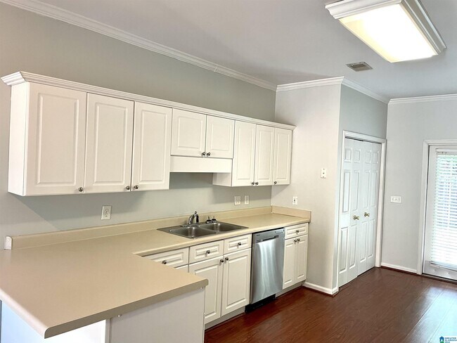 Building Photo - 3524 Savannah Park Ln