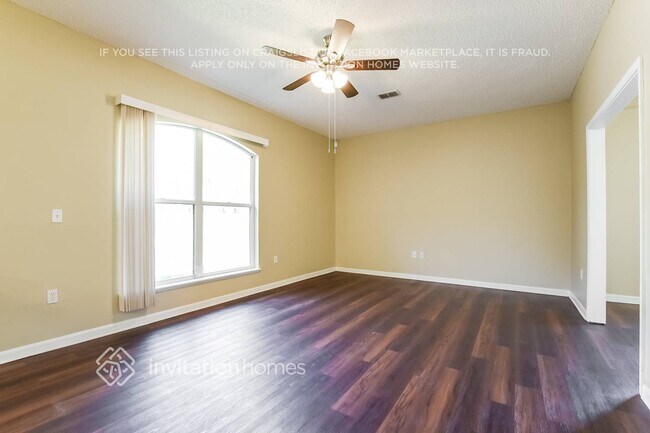 Foto del edificio - 371 Pebble Ct