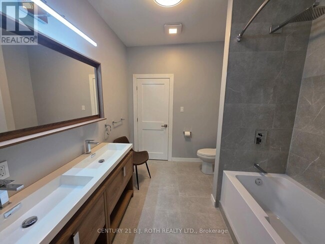 Photo du bâtiment - 82 Albert St N