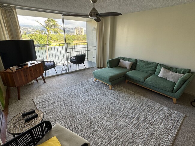 Foto del edificio - Ala Wai Palms: Fully-Furnished 1 Bed/1 Bat...