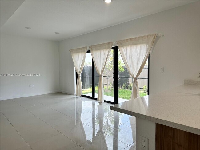 Foto del edificio - 307 NW 13th Pl