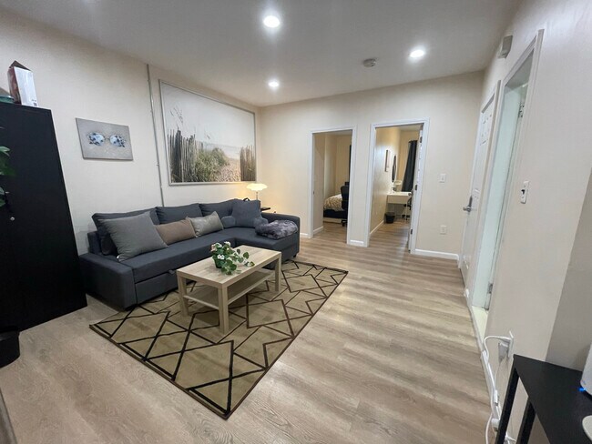 Foto del edificio - 871 Harrison Ave