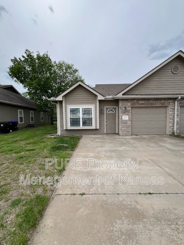 Foto del edificio - 2707 SE Taurus Ct