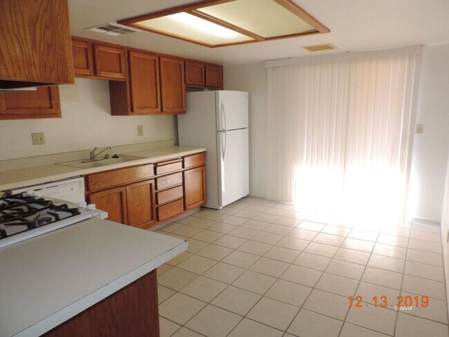 Building Photo - SUN433