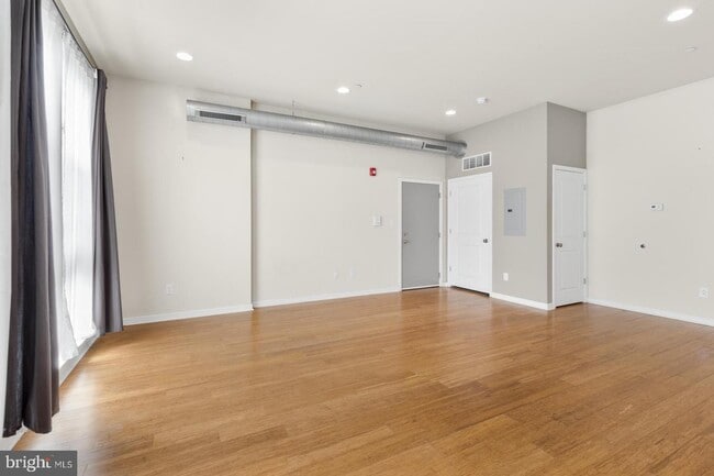 Building Photo - 2422-24 Frankford Ave