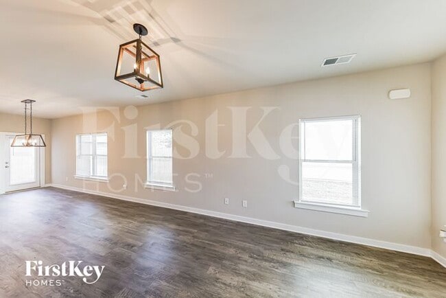 Building Photo - 20 County Rd 1700