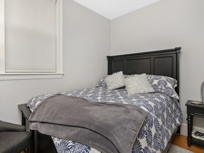 Building Photo - 93 E Brookline St