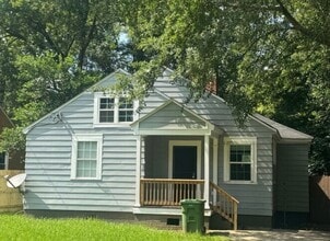 Building Photo - 2219 Locust St