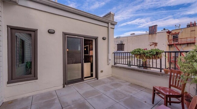 Building Photo - 340 Grove St