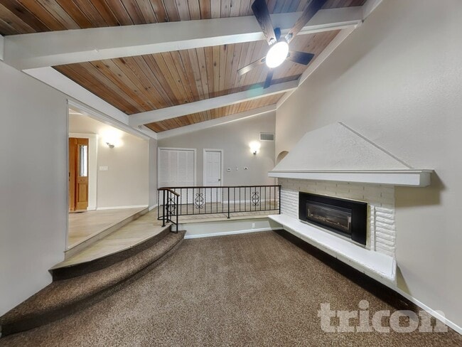 Building Photo - 1581 SW Woodland Terrace