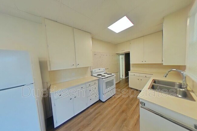 Foto del edificio - 3120 NW Jackson Ave