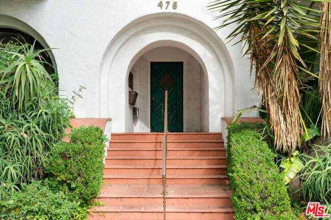 Building Photo - 476 Landfair Ave