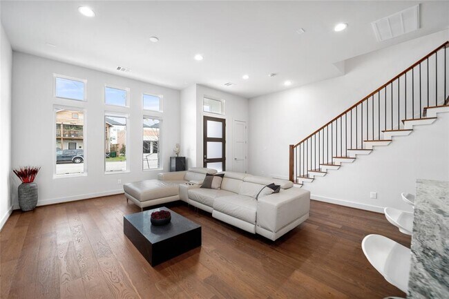 Foto del edificio - 2408 Gray St
