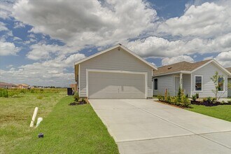 Building Photo - 390 LUCIA Way