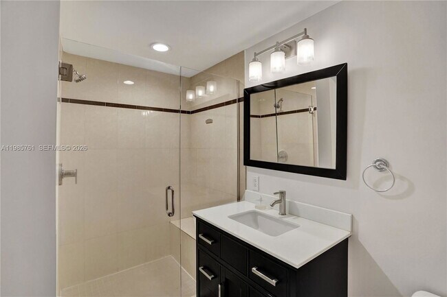 Foto del edificio - 480 NE 30th St