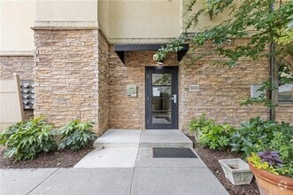 Building Photo - 2230 Cheshire Bridge Rd NE
