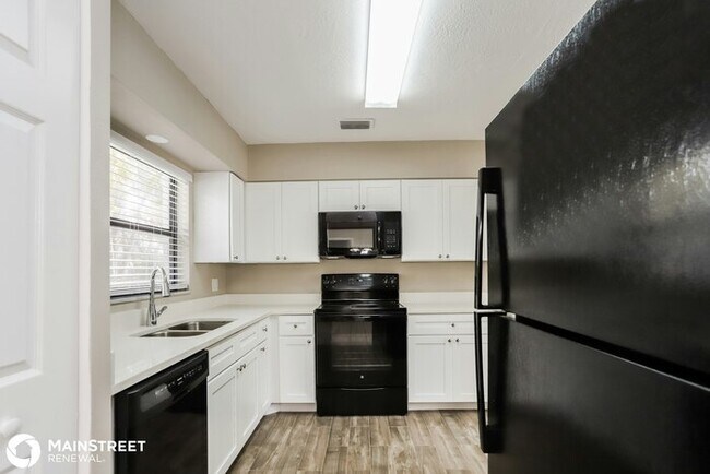 Building Photo - 5700 6th Way S, St Petersburg, FL 33705