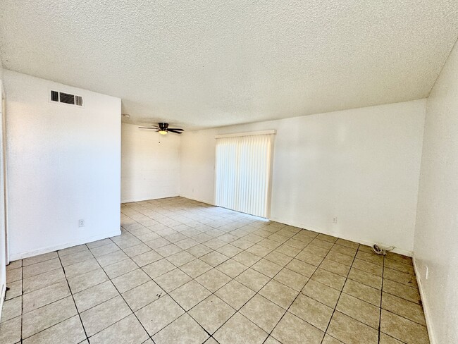 Building Photo - Spacious 2-Bedroom, 2-Bath Townhome with P...