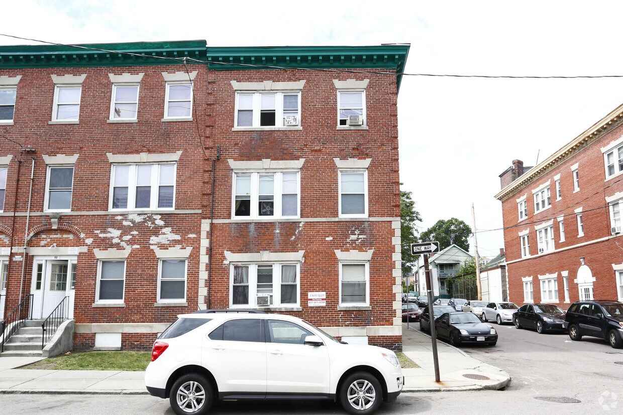 Building Photo - 2 Miles St