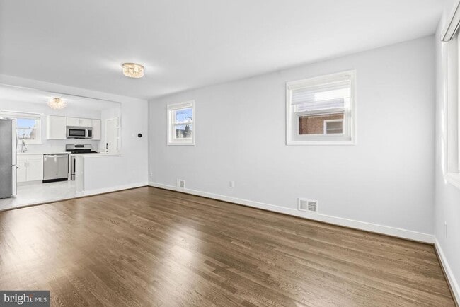 Building Photo - 3918 Usher Ave